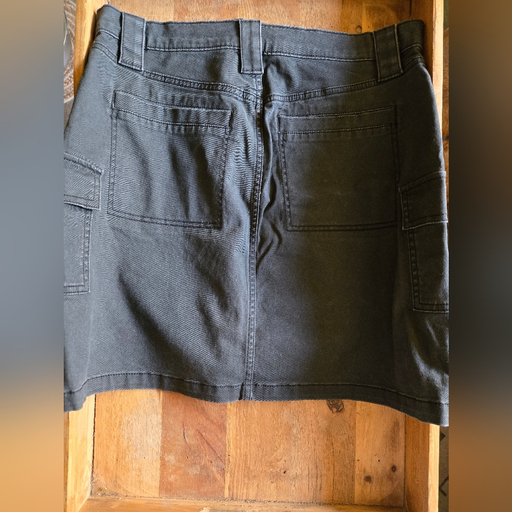✨ New With Tags | a.n.a. Gray Cargo Skirt | Size 6 ✨ - Picture 3 of 8